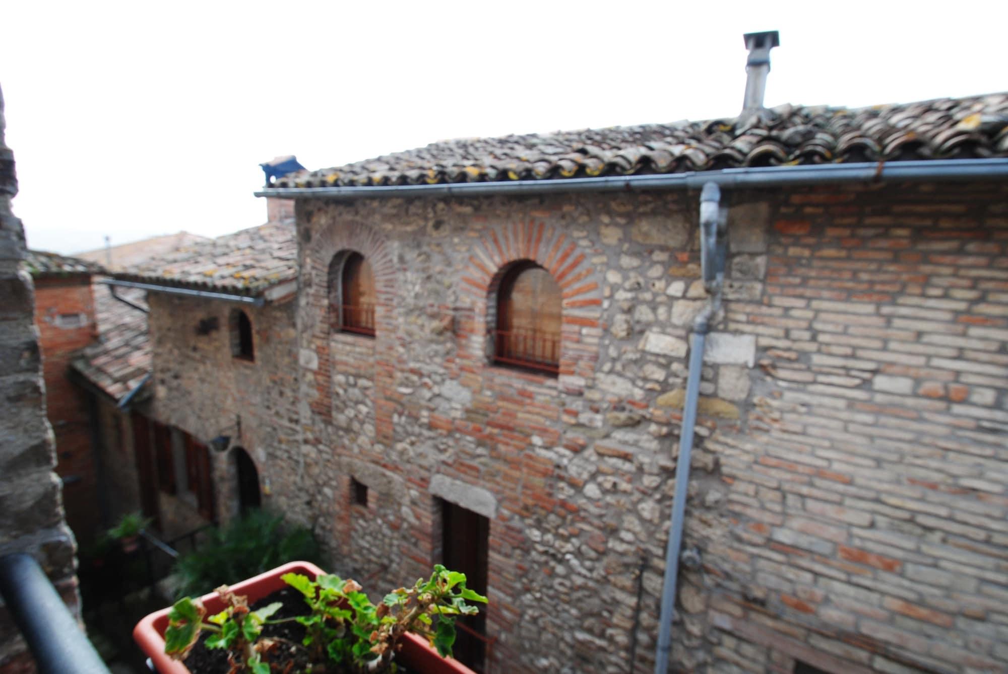 Torre Sangiovanni Albergo E Ristorante Da Rosary Todi Exterior foto