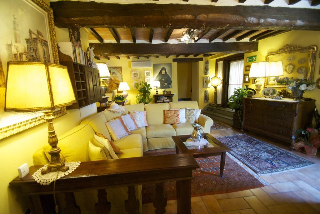 Torre Sangiovanni Albergo E Ristorante Da Rosary Todi Exterior foto