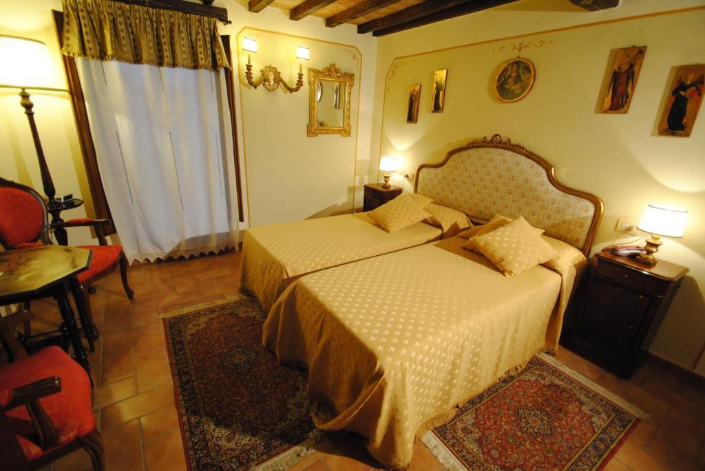 Torre Sangiovanni Albergo E Ristorante Da Rosary Todi Exterior foto